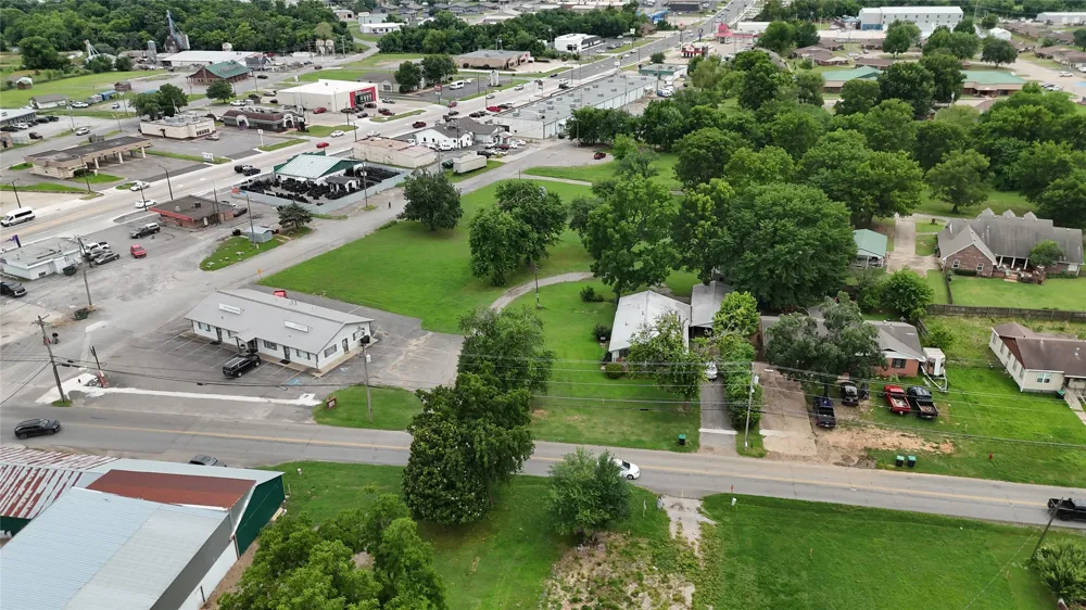206 W 4th Street Tahlequah, OK 74464