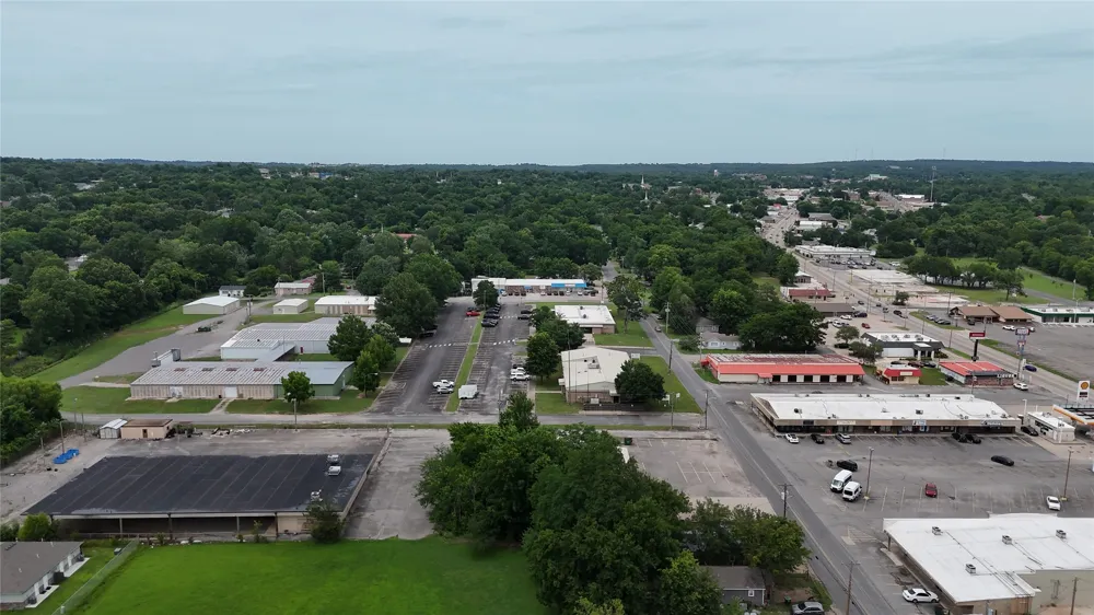 206 W 4th Street Tahlequah, OK 74464