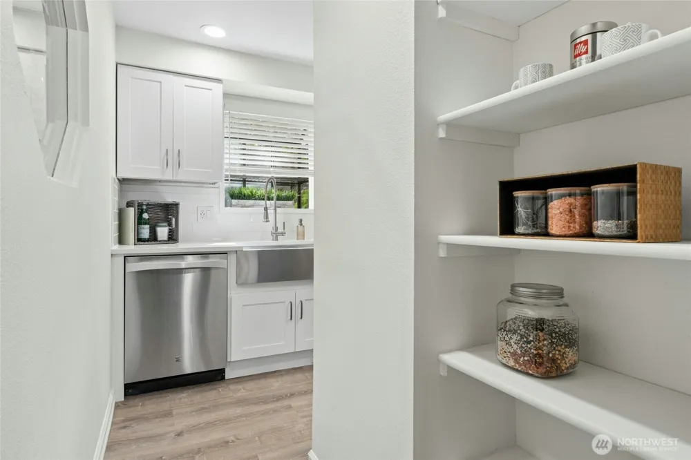 3927 108th Avenue NE #A102 Bellevue, WA 98004