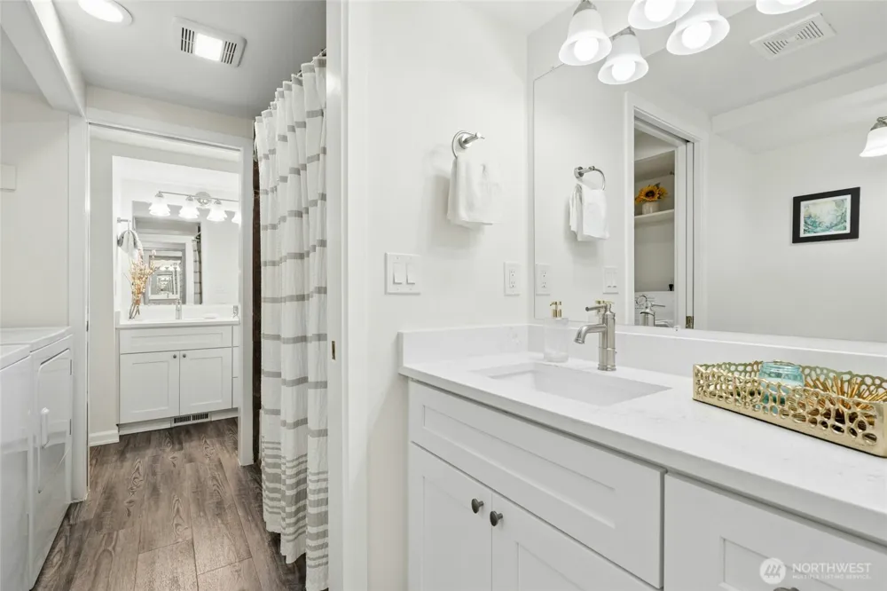 3927 108th Avenue NE #A102 Bellevue, WA 98004