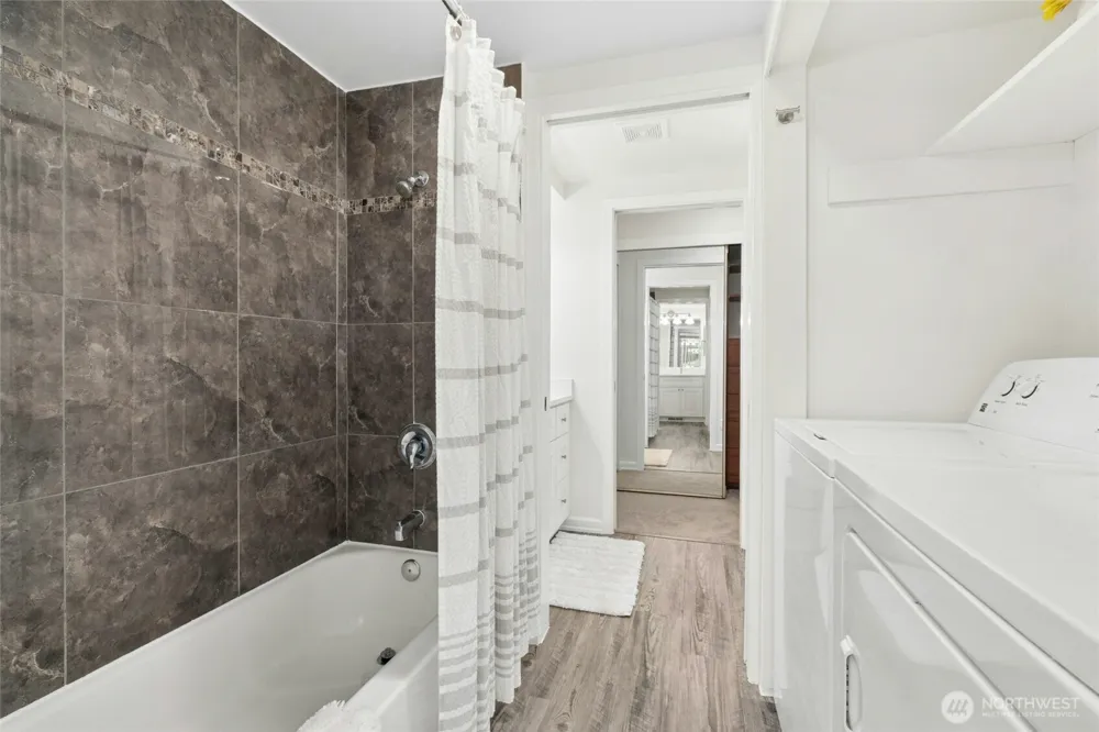 3927 108th Avenue NE #A102 Bellevue, WA 98004