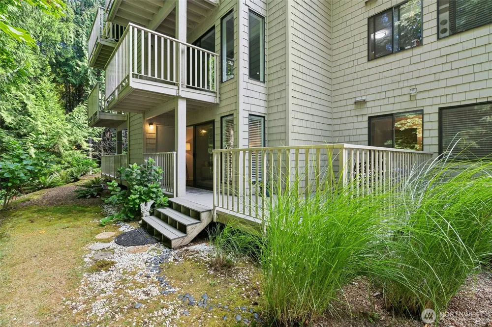 3927 108th Avenue NE #A102 Bellevue, WA 98004