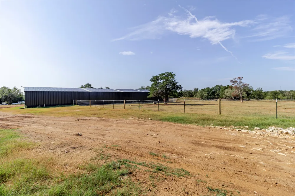2015 TX-21 Paige, TX 78659