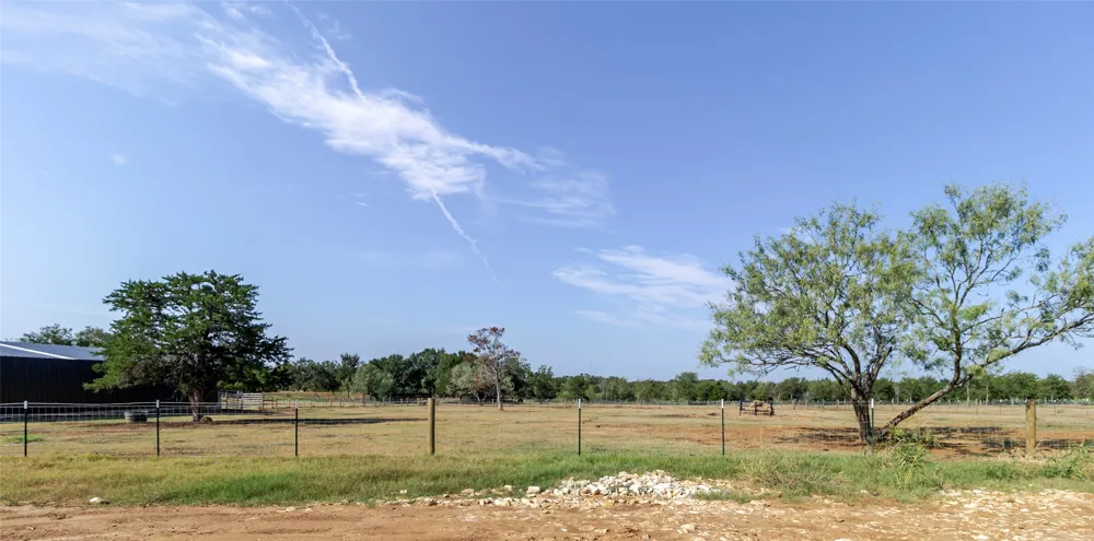2015 TX-21 Paige, TX 78659