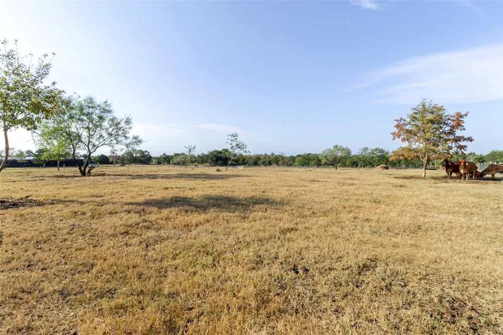 2015 TX-21 Paige, TX 78659