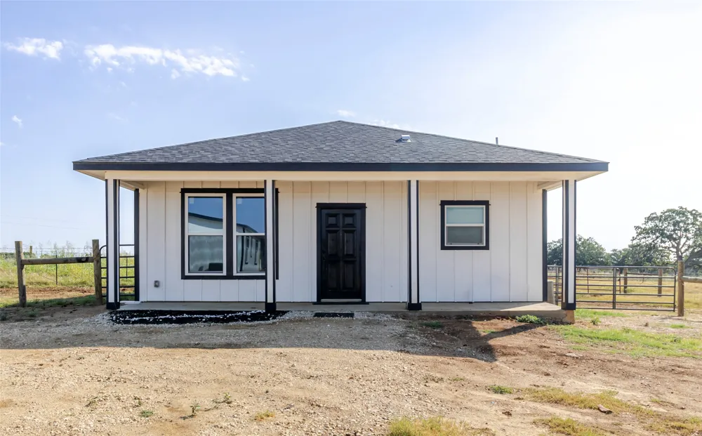 2015 TX-21 Paige, TX 78659