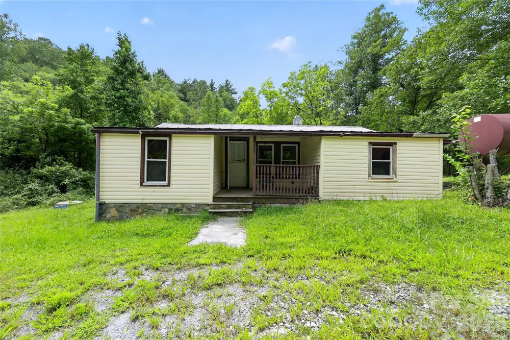 2797 HT ROAD Lenoir, NC 28645