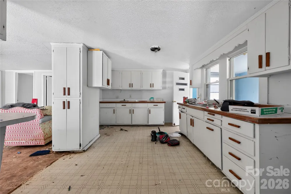 2797 HT ROAD Lenoir, NC 28645