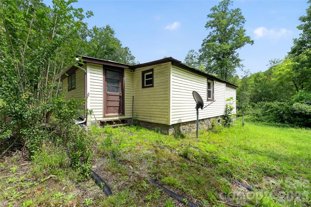 2797 HT ROAD Lenoir, NC 28645