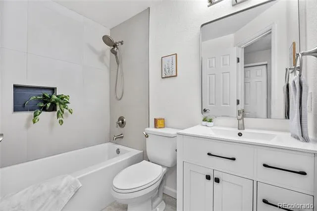 19936 E Stanford Drive Centennial, CO 80015