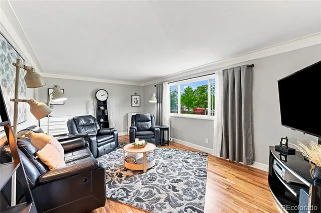 690 E Davies Avenue Centennial, CO 80122