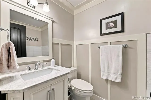 690 E Davies Avenue Centennial, CO 80122