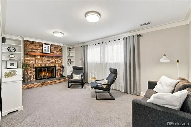 690 E Davies Avenue Centennial, CO 80122