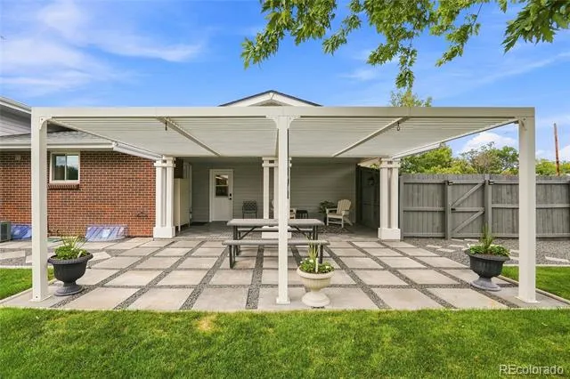 690 E Davies Avenue Centennial, CO 80122
