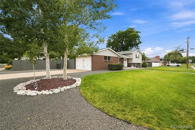 690 E Davies Avenue Centennial, CO 80122