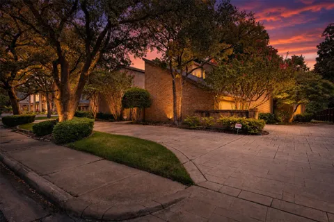 6822 Blue Mesa Drive
