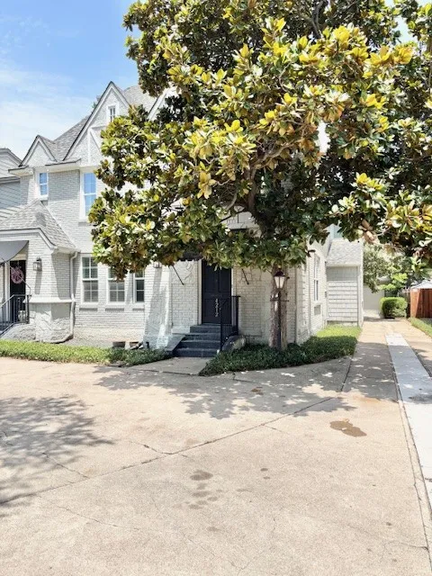 4212 University Boulevard University Park, TX 75205
