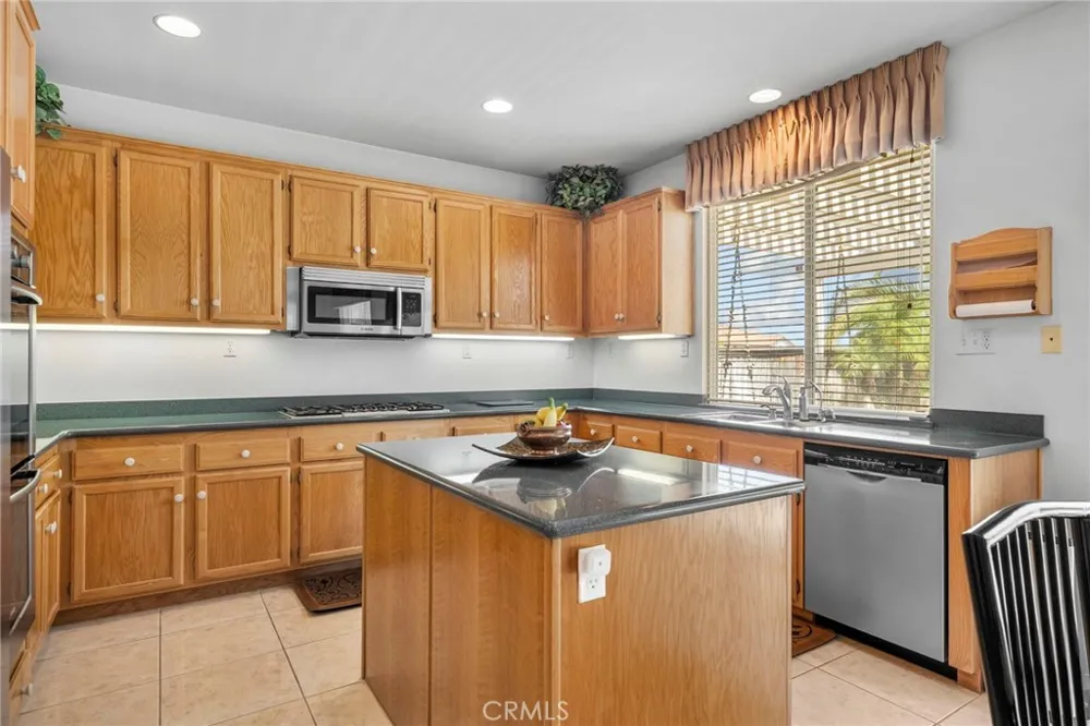 3695 Garretson Avenue Corona, CA 92881