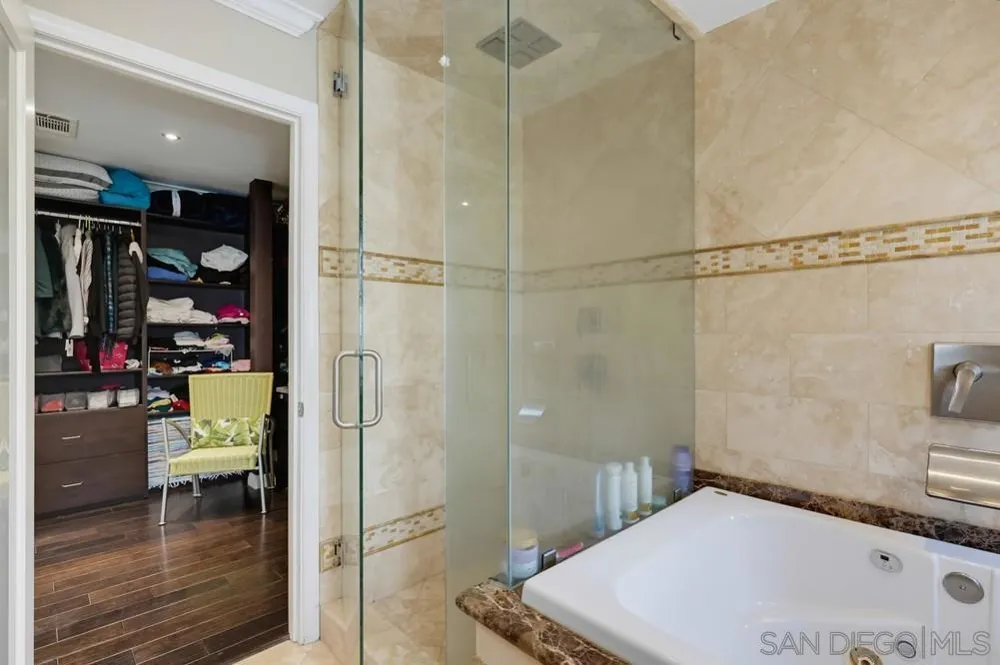 2369 Caminito Seguro San Diego, CA 92107