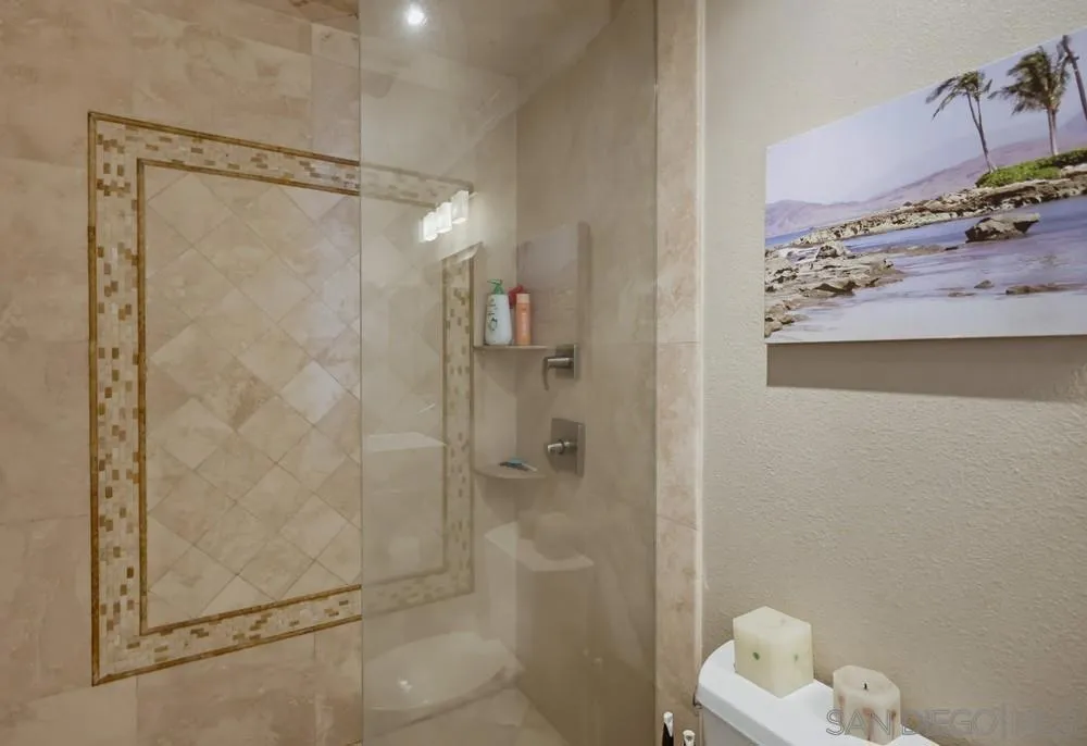 2369 Caminito Seguro San Diego, CA 92107