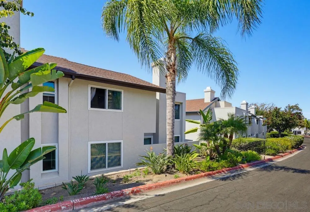 2369 Caminito Seguro San Diego, CA 92107
