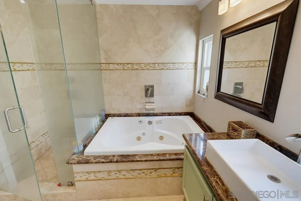 2369 Caminito Seguro San Diego, CA 92107
