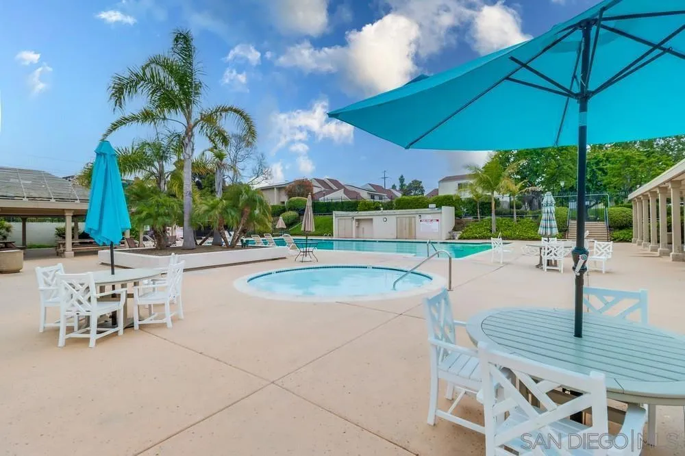 2369 Caminito Seguro San Diego, CA 92107