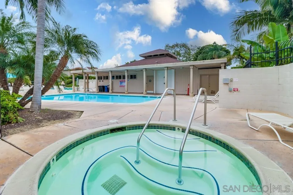 2369 Caminito Seguro San Diego, CA 92107