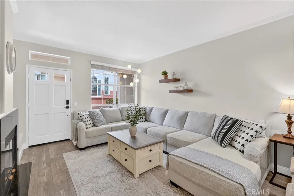 1027 S Stresa Anaheim Hills, CA 92808