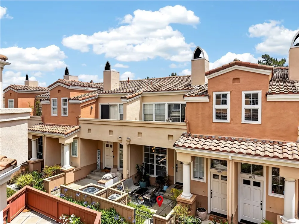 1027 S Stresa Anaheim Hills, CA 92808