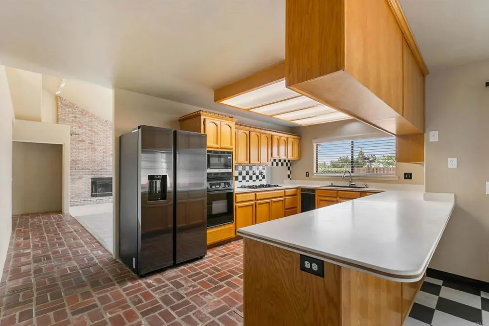 2033 Lilac Lane Alpine, CA 91901