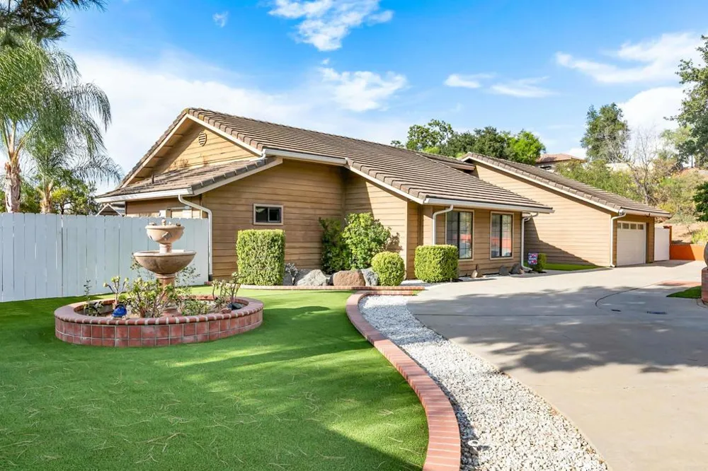 2033 Lilac Lane Alpine, CA 91901