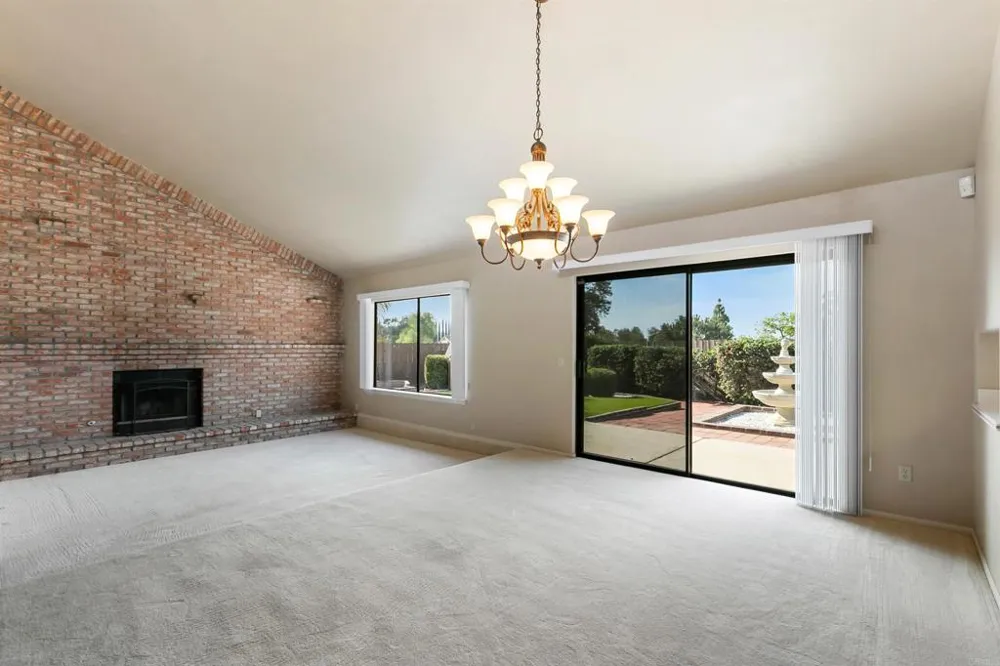 2033 Lilac Lane Alpine, CA 91901