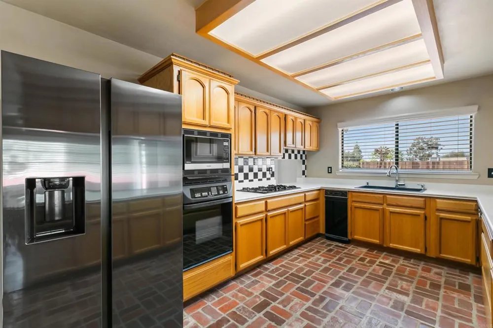 2033 Lilac Lane Alpine, CA 91901