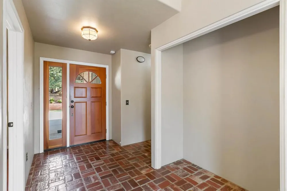 2033 Lilac Lane Alpine, CA 91901