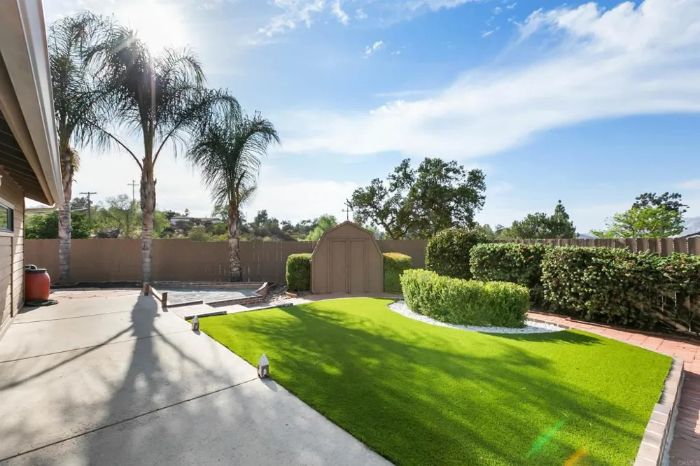 2033 Lilac Lane Alpine, CA 91901