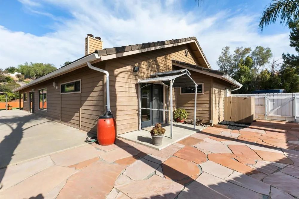 2033 Lilac Lane Alpine, CA 91901