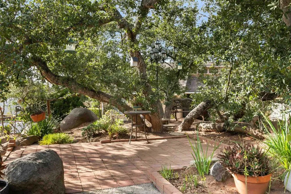 2033 Lilac Lane Alpine, CA 91901