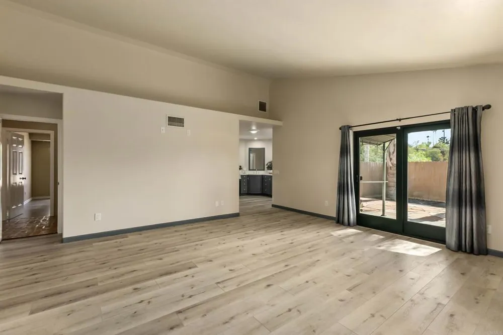 2033 Lilac Lane Alpine, CA 91901