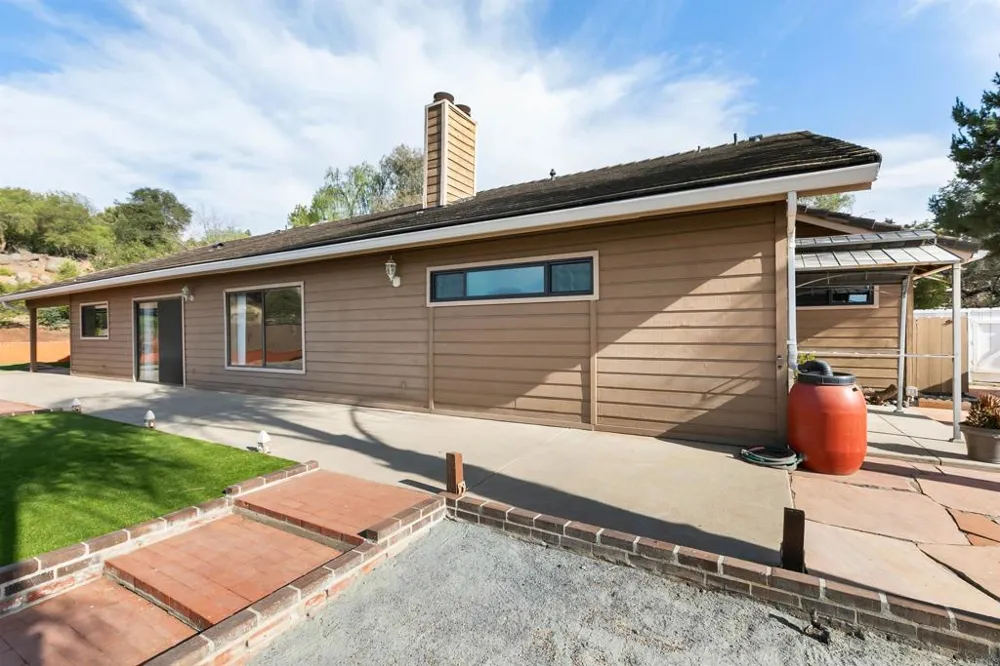 2033 Lilac Lane Alpine, CA 91901