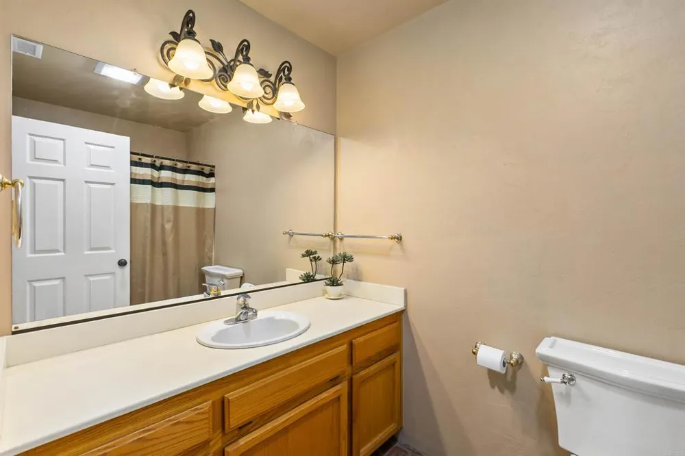 2033 Lilac Lane Alpine, CA 91901