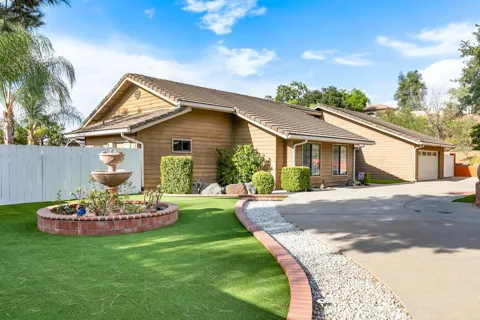 2033 Lilac Lane