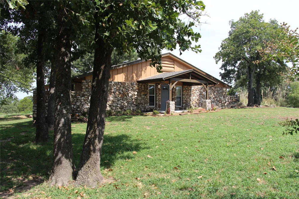 2 Westwind Drive Sand Springs, OK 74063