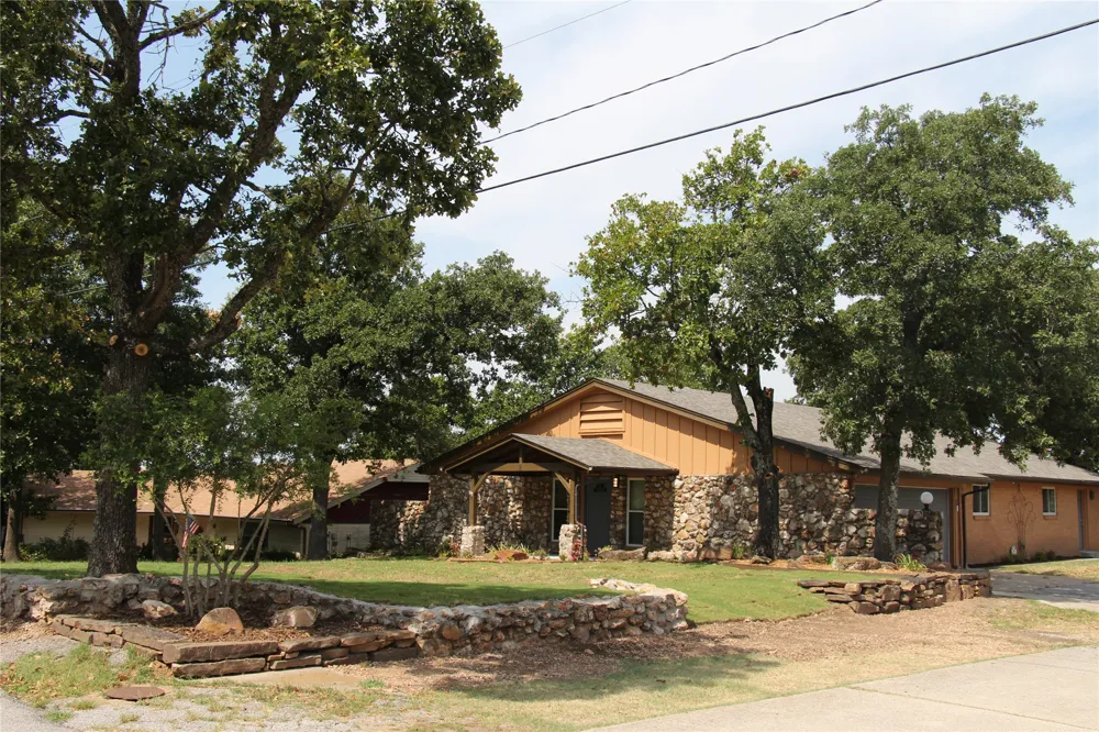 2 Westwind Drive Sand Springs, OK 74063