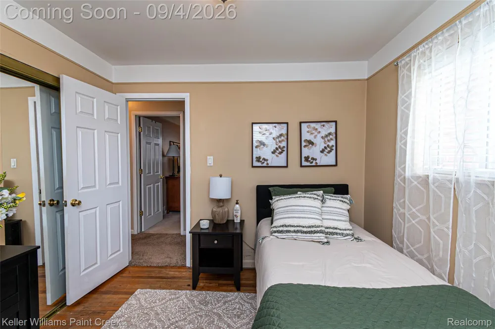 4830 Holmes Drive Warren City, MI 48092