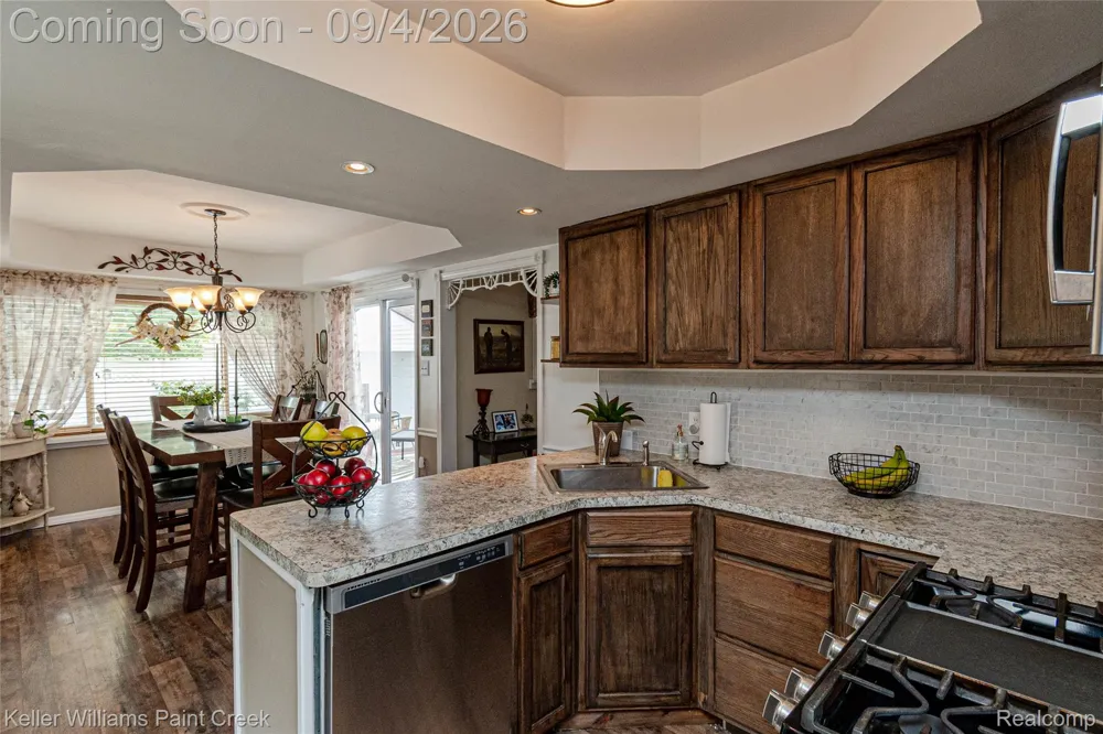 4830 Holmes Drive Warren City, MI 48092