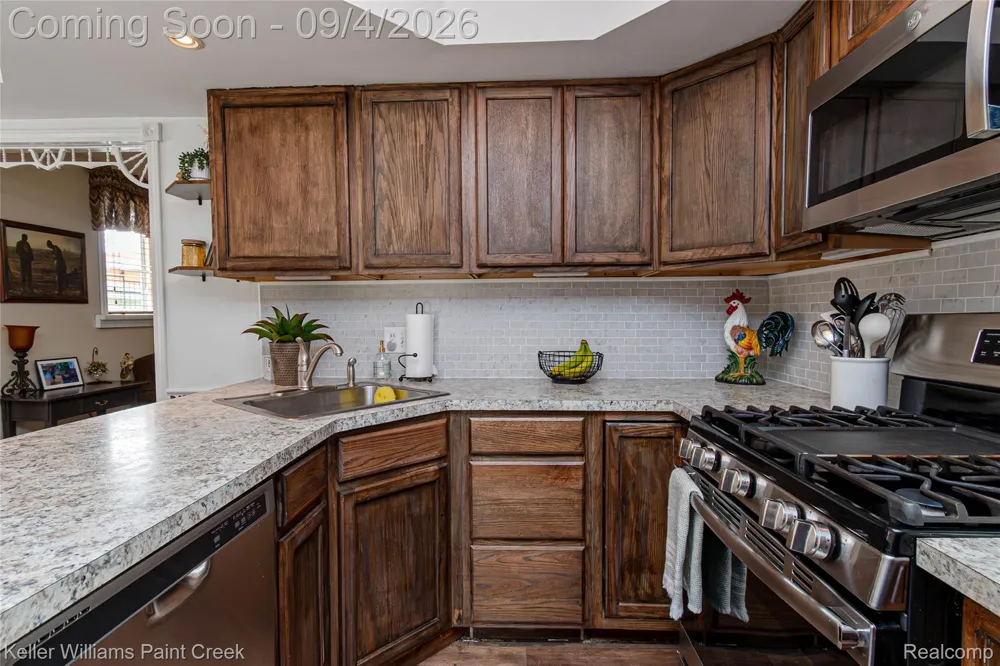 4830 Holmes Drive Warren City, MI 48092