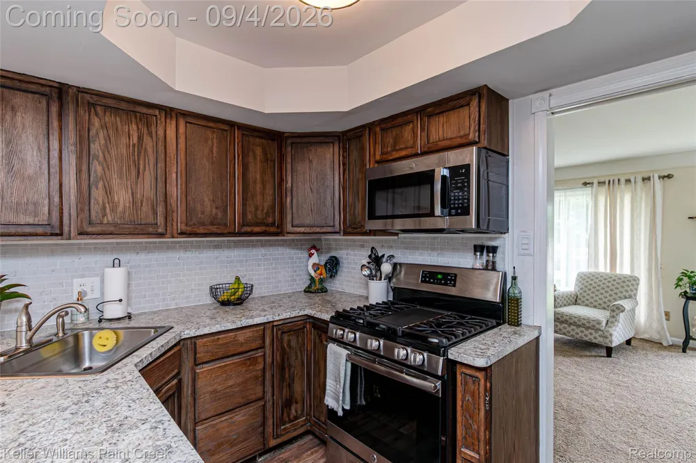 4830 Holmes Drive Warren City, MI 48092