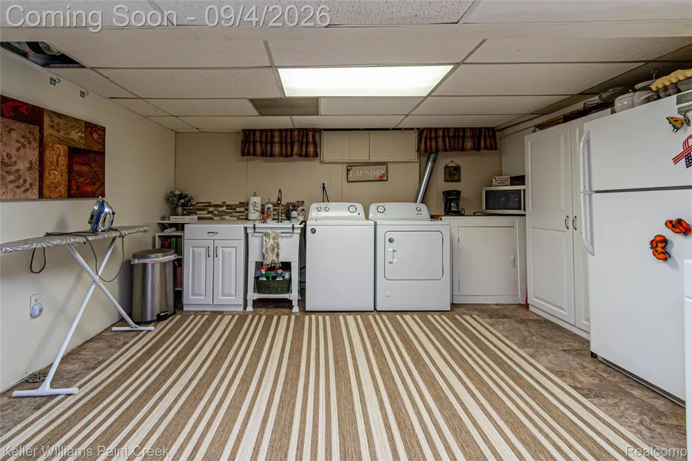 4830 Holmes Drive Warren City, MI 48092