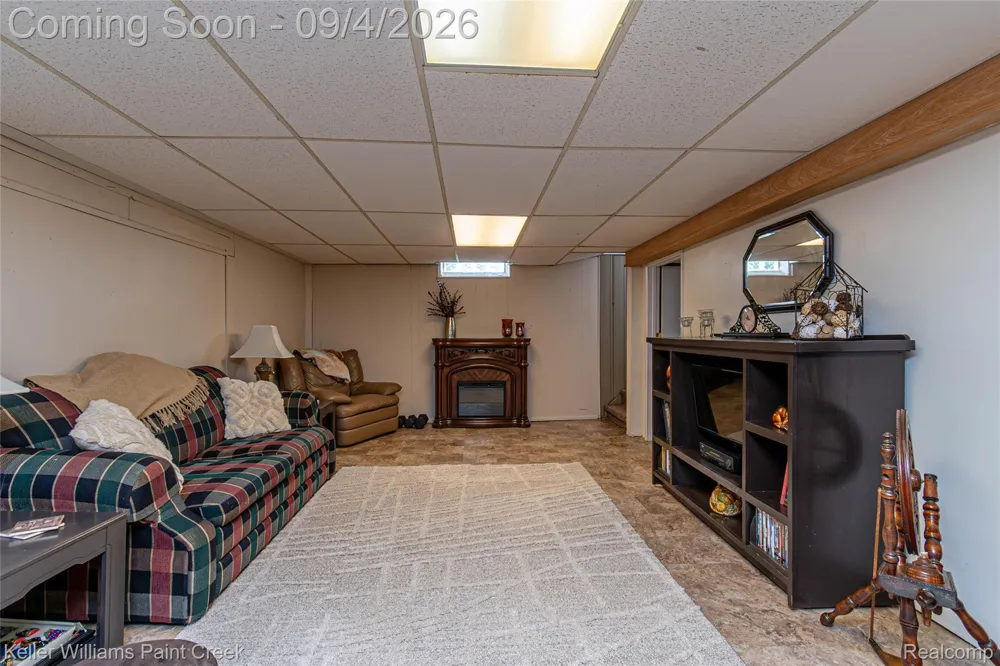 4830 Holmes Drive Warren City, MI 48092
